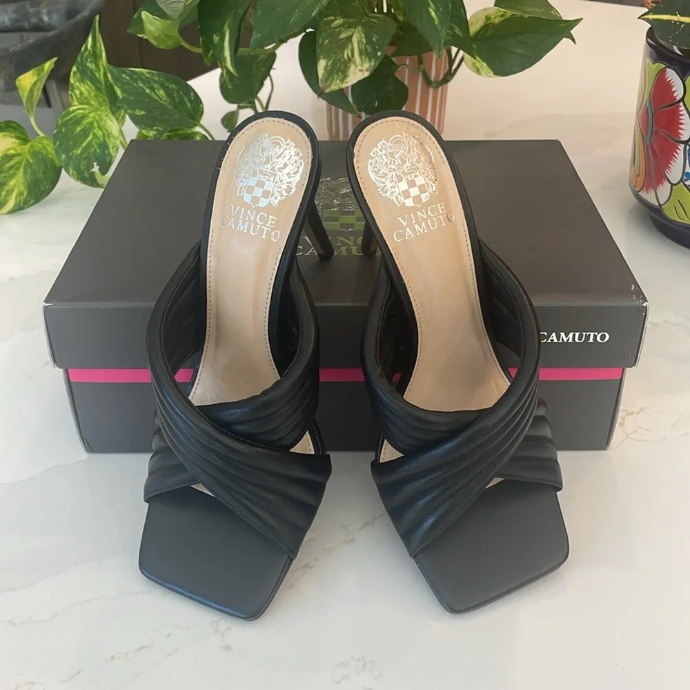 Vince Camuto Women’s Sarendie Black Quilted Strap Slide Sandal Size 7.5 … - Picture 6 of 10